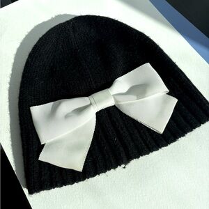 Kate Spade black and white winter beanie BOW